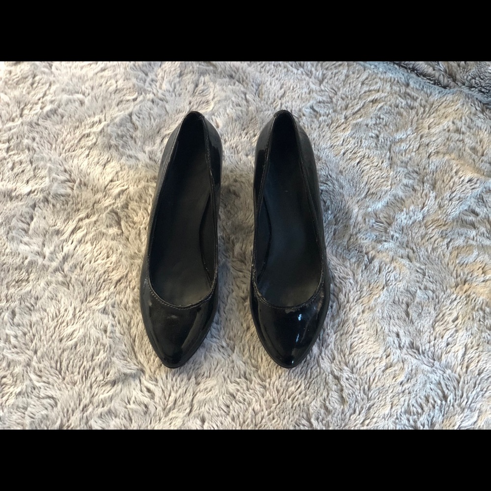 Patent leather kitten heels SIZE 9